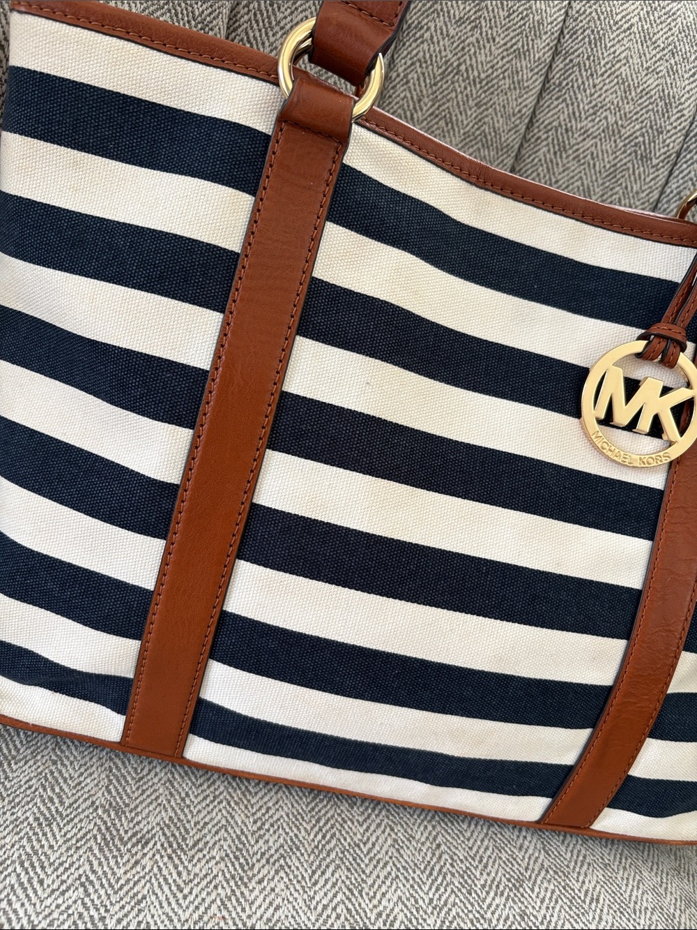 Michael Kors Tote - Picture 2 of 16